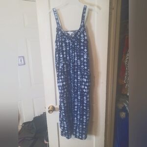 Maternity dress with tie waste, adjustable straps, size 8-10, barely worn